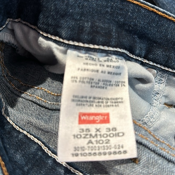 3 pairs of Men’s Wrangler authentics jeans, size 35 x 36, color stonewash - Picture 6 of 10